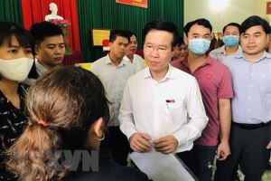 El Jefe de la Comisión de Propaganda y Educación del Comité Central Partido Comunista visita Dong Nai
