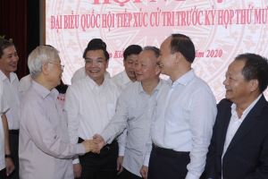 El máximo líder político de Vietnam orienta sobre el desarrollo de la capital