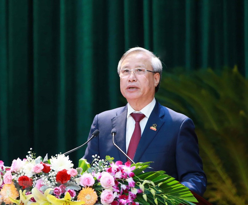 El miembro permanente del Secretariado del Partido Comunista de Vietnam, Tran Quoc Vuong, interviene en la reunión.