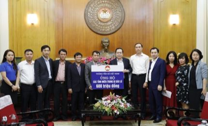 La ciudadanía vietnamita, unida para apoyar a los compatriotas afectados por los desastres naturales en la región central
