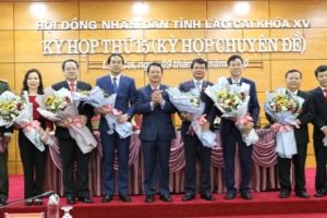 La XV reunión temática del Consejo Popular de Lao Cai destaca la renovación de puestos de responsabilidad
