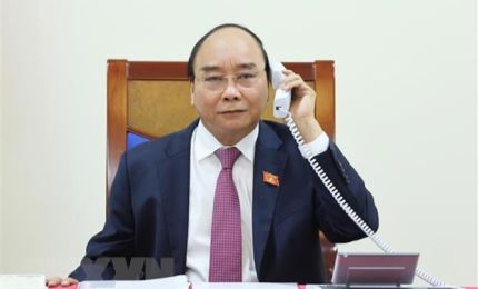 El  primer ministro de Vietnam sostiene una conversación telefónica con su homólogo de Laos
