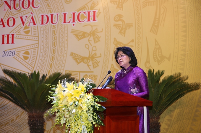 La vicepresidenta vietnamita Dang Thi Ngoc Thinh interviene en el congreso.