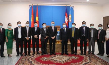 Vietnam y Camboya afianzan la coordinación contra la COVID-19