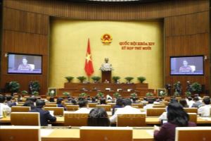 El Parlamento continúa con las interpelaciones y aborda documentos para el XIII Congreso Nacional del Partido de Vietnam