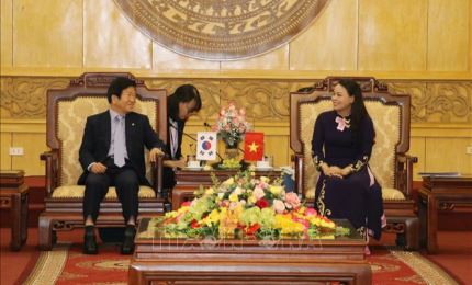 El presidente de la Asamblea Nacional de la República de Corea visita Ninh Binh