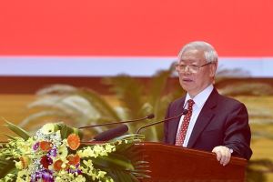 El máximo líder político de Vietnam orienta a altos ejecutivos la preparación de los próximos congresos del Partido Comunista