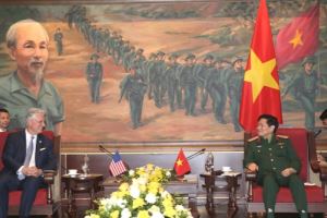 El ministro de Defensa de Vietnam recibe al asesor de seguridad nacional de Estados Unidos