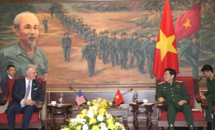 El ministro de Defensa de Vietnam recibe al asesor de seguridad nacional de Estados Unidos