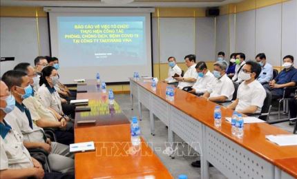 El viceprimer ministro inspecciona la prevención y el control de la COVID-19 en Dong Nai