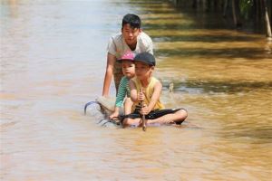 UNICEF proporciona alimentos para ayudar a los niños vietnamitas con carencias alimentarias