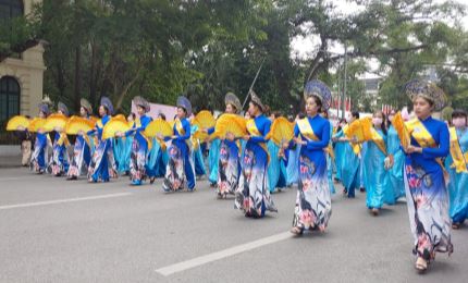 El festival Ao Dai se celebra en Hanói con el lema "Trang An beauty"