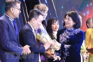 Anuncian nombres de 100 mejores empresas sostenibles en Vietnam en 2020