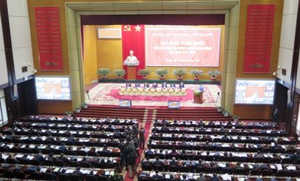 Máximo líder vietnamita orienta la lucha contra la corrupción