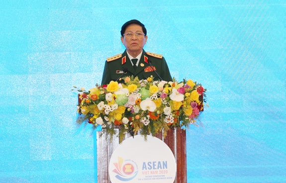 El titular de Defensa vietnamita, Ngo Xuan Lich, interviene en la reunión. (Foto: qdnd.vn)