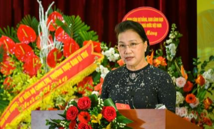 Líder del Legislativo de Vietnam asiste al VIII Congreso de Emulación Patriótica del sector bancario