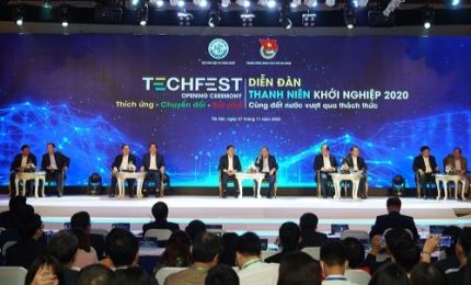 Primer ministro vietnamita aplaude la inteligencia y la creatividad de la joven generación