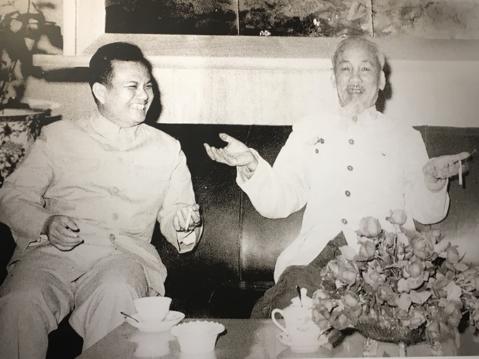 Chủ tịch Hồ Chí Minh và Chủ tịch Cay-xỏn Phôm-vị-hản, Hà Nội, năm 1966