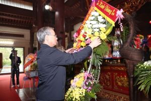 Rinden homenaje a los héroes-mártires de Truong Bon