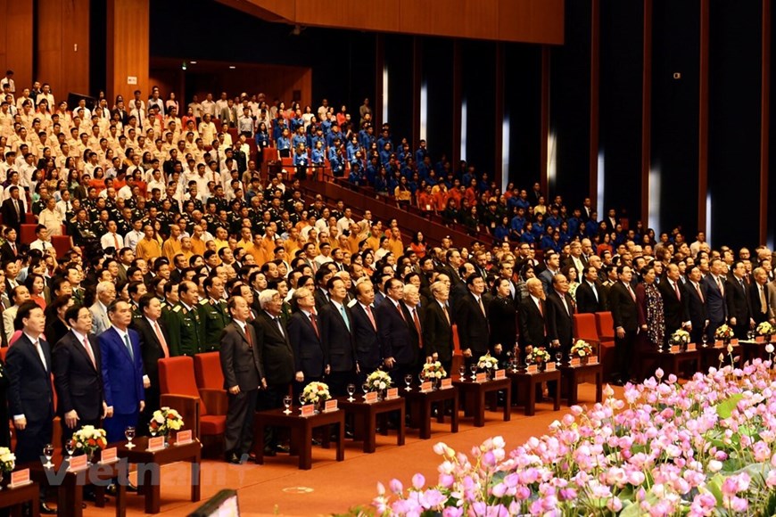 Al acto asistieron los máximos dirigentes del Partido Comunista de Vietnam (PCV), la Asamblea Nacional, el Gobierno, el Frente de la Patria. (Fuente: VNA)