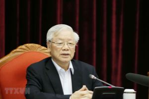 El máximo líder de Vietnam insiste en la preparación del equipo humano para el XIII Congreso Nacional del Partido Comunista