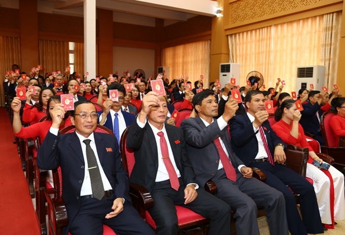 Delegados al XXIV Congreso del Partido de Ha Tien