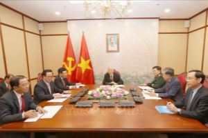Máximo líder de Vietnam conversa con primer ministro de Camboya