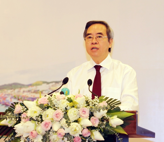 El jefe de la Comisión de Economía del Comité Central del PCV, Nguyen Van Binh (Foto: qdnd.vn)