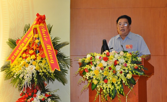 El secretario del Comité del PCV en el bloque de los órganos centrales, SonMinh Thang, interviene en el Congreso.
