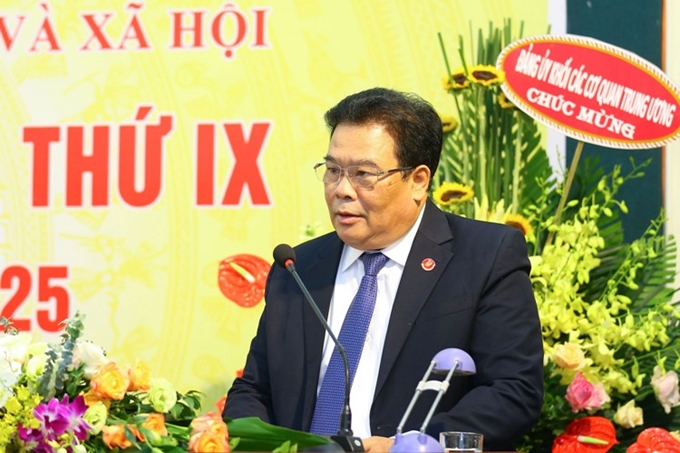 Secretario del Comité del Partido en el bloque de órganos centrales Son Minh Thang.
