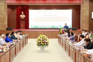 Recopilación de opiniones: comentarios sobre el contenido del borrador del Informe político del Comité del Partido de Hanoi
