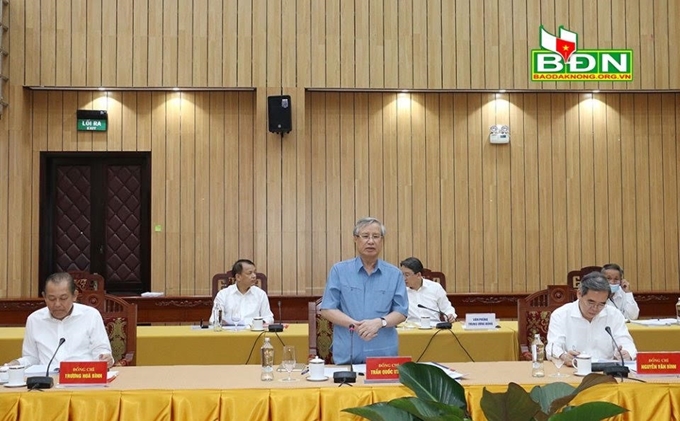 El miembro del Buró Político y permanente del Secretariado del Comité Central del Partido, Tran Quoc Vuong, preside la reunión con el Comité del Partido de la provincia altiplánica de Dak Nong