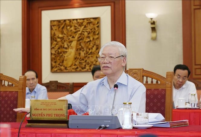 El secretario general del Partido Comunista de Vietnam y presidente del país, Nguyen Phu Trong, dirige la reunión entre el Buró Político del Comité Central del Partido y el comité del partido de Hanói. (Foto: VNA)