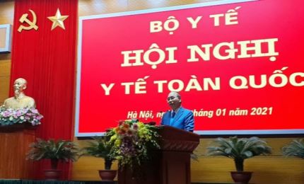 El primer ministro de Vietnam insta a la minimización de la sobrecarga hospitalaria