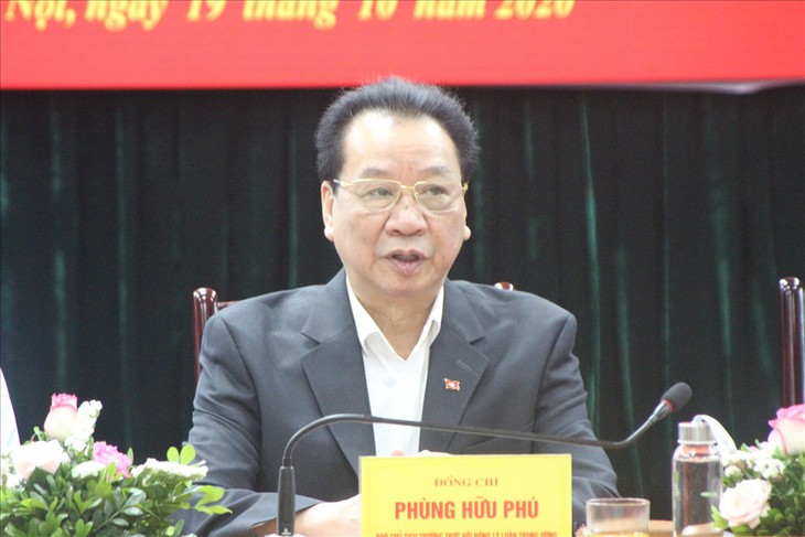 El vicepresidente permanente del Consejo Teórico Central, profesor y doctor Phung Huu Phu. Foto: laodong.vn.