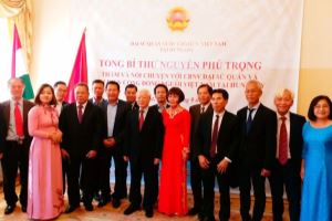 La comunidad vietnamita en Hungría aporta ideas a los documentos del XIII Congreso Nacional del PCV