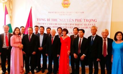La comunidad vietnamita en Hungría aporta ideas a los documentos del XIII Congreso Nacional del PCV