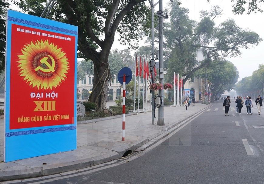 Panel para dar la bienvenida al XIII Congreso Nacional del Partido Comunista de Vietnam en el parque de Ly Thai To. (Foto: VNA)
