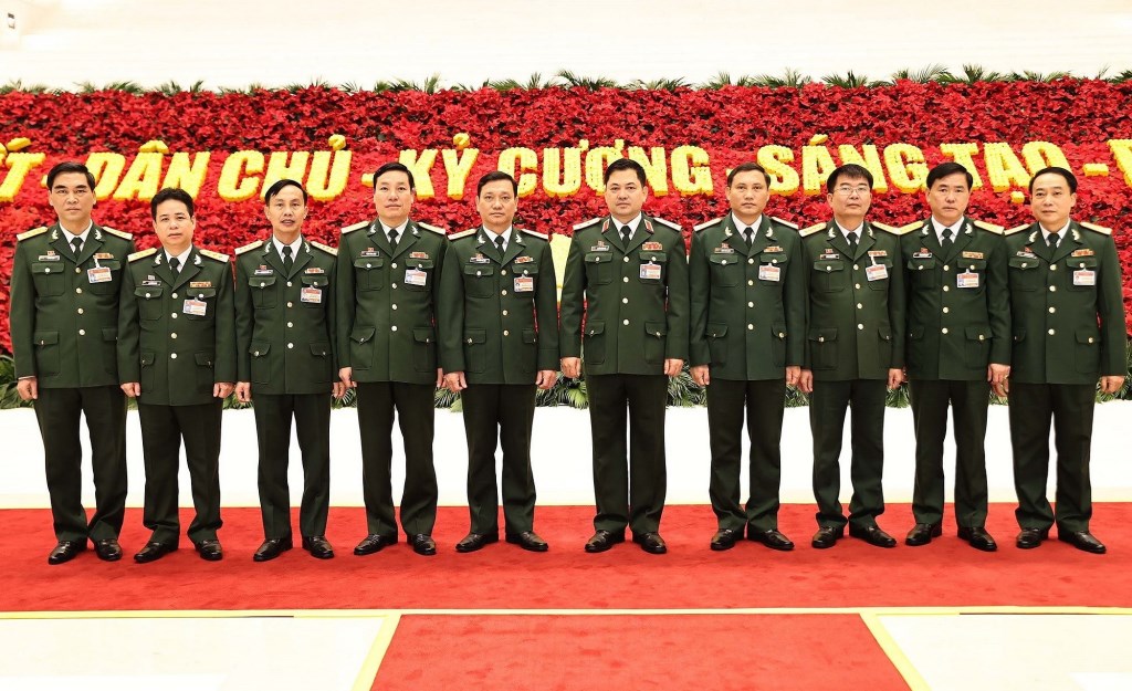 Reprtesentantes del Ministerio de Defensa participantes en la sesión matutina del 29 de enero. (Foto: VNA)