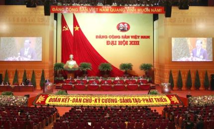 Partido Comunista de Vietnam continúa recibiendo parabienes de amigos del mundo