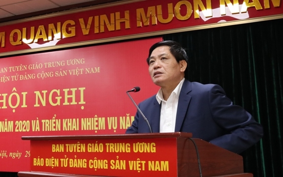 El editor jefe del periódico electrónico del Partido Comunista de Vietnam, Tran Doan Tien