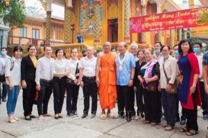 Vicepremier vietnamita felicita el festejo del Tet a los religiosos y seguidores budistas de la etnia Jemer