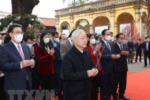 El máximo líder político de Vietnam rinde tributos en la Ciudadela Imperial de Thang Long