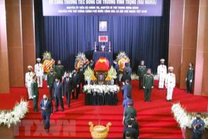 Acto solemne de homenaje póstumo a exviceprimer ministro de Vietnam