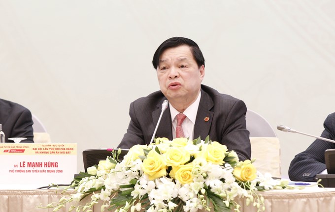 El vicejefe de la Comisión de Propaganda y Educación del Partido y director del Centro de Prensa del XIII Congreso Nacional del Partido, Le Manh Hung.