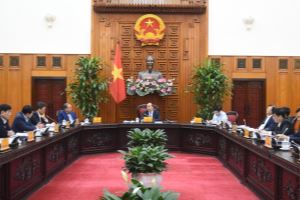 Efectúan una reunión del Gobierno vietnamita sobre el plan de inversión