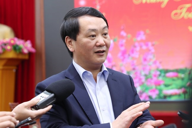 Hau A Lenh, miembro del Comité Central del Partido Comunista de Vietnam, y vicepresidente y secretario general del Comité Central del Frente de la Patria .