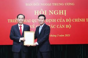 Le Hoai Trung nombrado jefe de la Comisión de Relaciones Exteriores del Partido