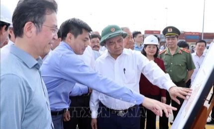 Premier de Vietnam inspecciona el complejo portuario de Cai Mep-Thi Vai