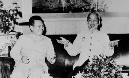 Líderes vietnamitas felicitan al Partido Popular Revolucionario de Laos en ocasión del 66 aniversario de su fundación